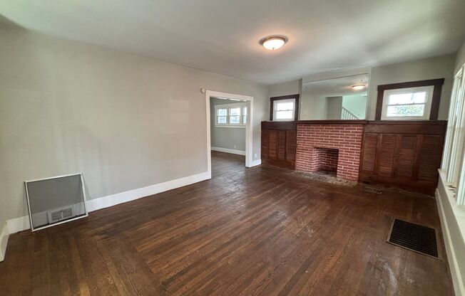 3 beds, 1 bath, $1,395