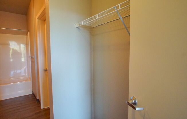 Studio, 1 bath, $1,285, Unit 305