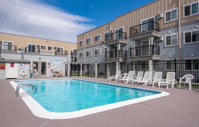 Sunset Apartments | Outdoor Seasonal Pool