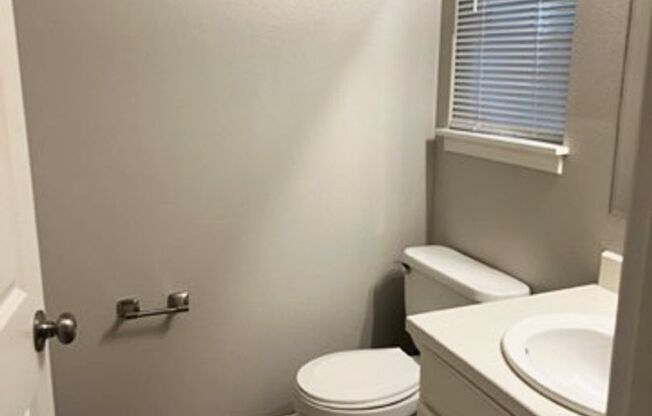 Fully renovated Renton Highlands 3-bedroom, 2.5 bath, 1234asf townhome.