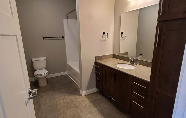 1 bed, 1 bath, $1,150, Unit 108