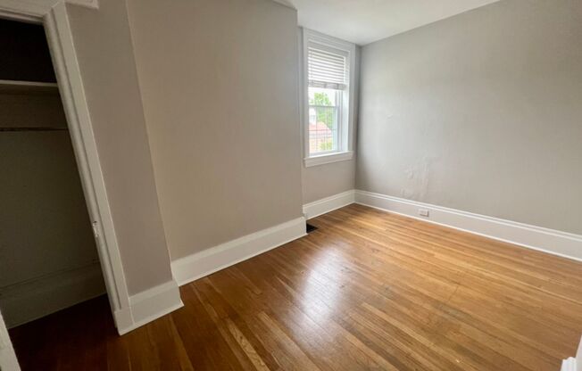 1 bed, 1 bath, $895, Unit 2L