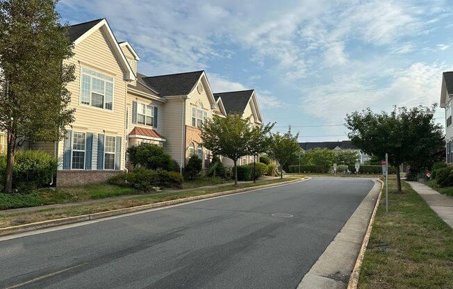 Beautiful Townhouse near Dulles Airport