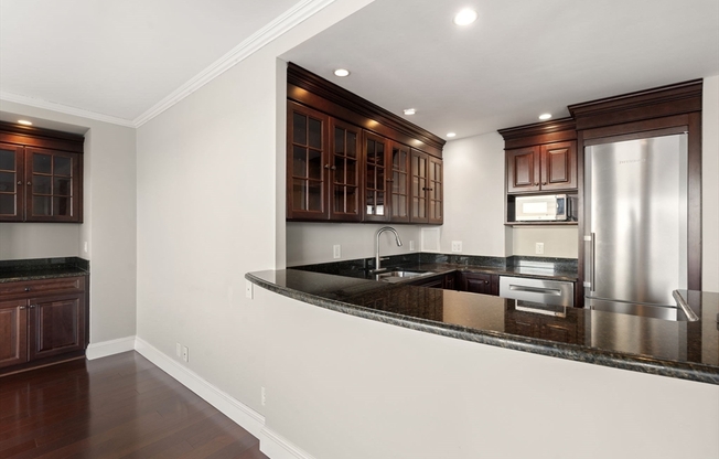 1 bed, 1 bath, 880 sqft, $4,200, Unit 15E
