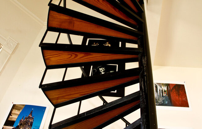 Vintage Loft - West Campus - Available August!