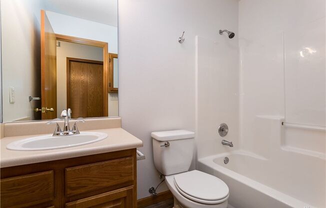 2 beds, 2 baths, $1,800