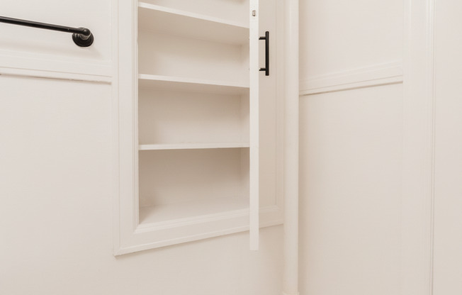 Studio, 1 bath, 200 sqft, $1,525