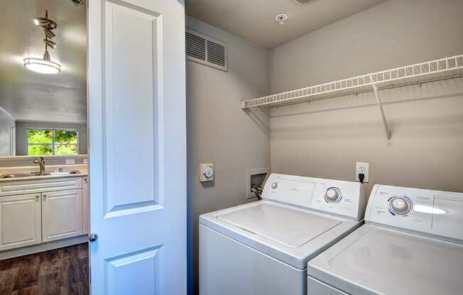 Full-size Washers & Dryers