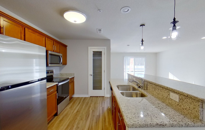 1 bed, 1 bath, 1,021 sqft, $1,465, Unit 5