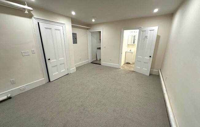 Studio, 1 bath, 350 sqft, $2,100, Unit 1