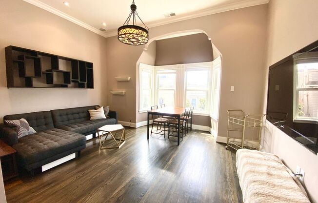 Charming 2bd/1bth w/SUV Parking & Storage
