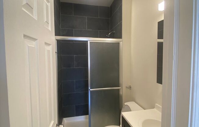 Studio, 1 bath, $995, Unit 1932 N 7th Street, Unit 6