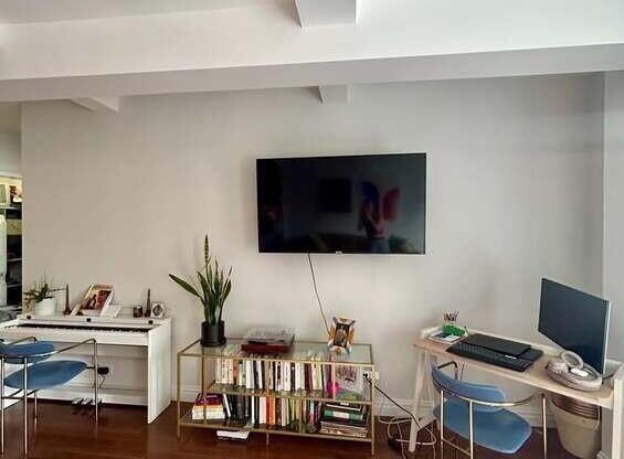 210 W 70th St