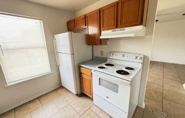 2 beds, 1 bath, 795 sqft, $725