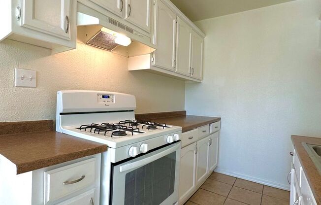 1 bed, 1 bath, $1,695, Unit 08