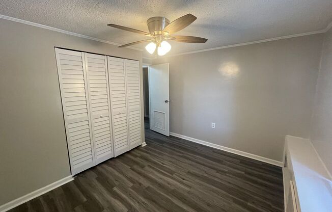 2 beds, 1 bath, 900 sqft, $1,275