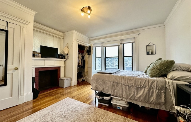 452 Park Dr