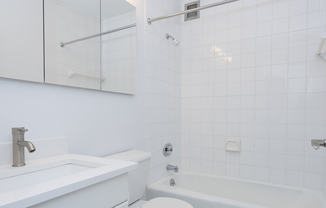 230 W 55 ST