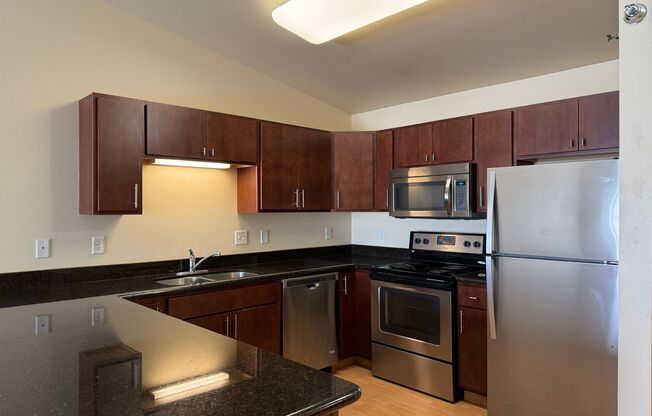 1 bed, 1 bath, 718 sqft, $985, Unit 605-307