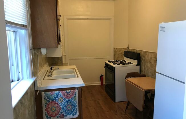 1 bed, 1 bath, $725, Unit 2W - 1