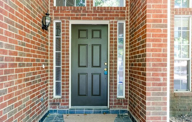 Welcome to this Beautiful Bright Home in Plano ISD. House boasts 2 story ceiling in formal living and dining areas.