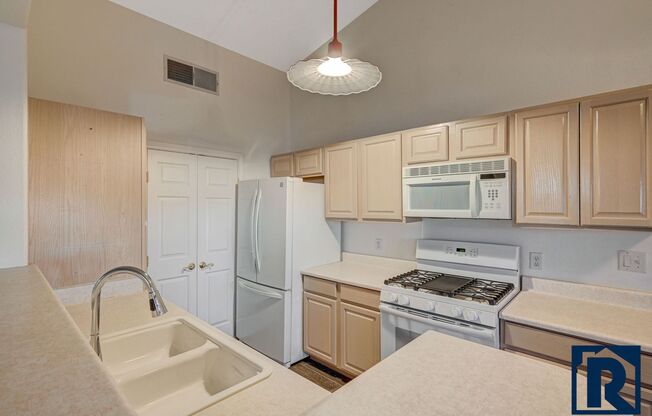 2 beds, 2 baths, $1,440, Unit Unit 129