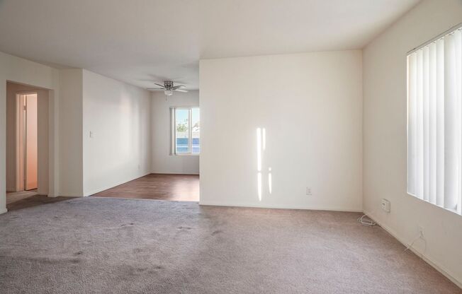 2 beds, 1 bath, 770 sqft, $2,500, Unit #09