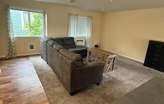 1 NE FAIRVIEW