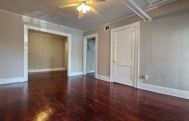 1 bed, 1 bath, 850 sqft, $1,099, Unit 11
