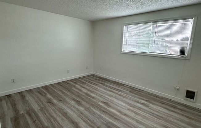 1 bed, 1 bath, 600 sqft, $1,095, Unit 44