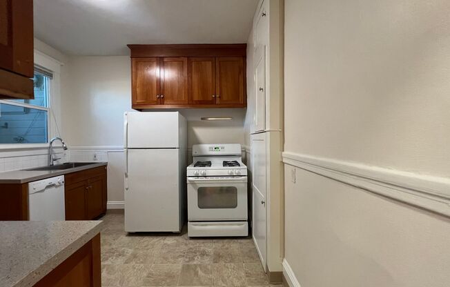 1 bed, 1 bath, 1,000 sqft, $1,550, Unit 421