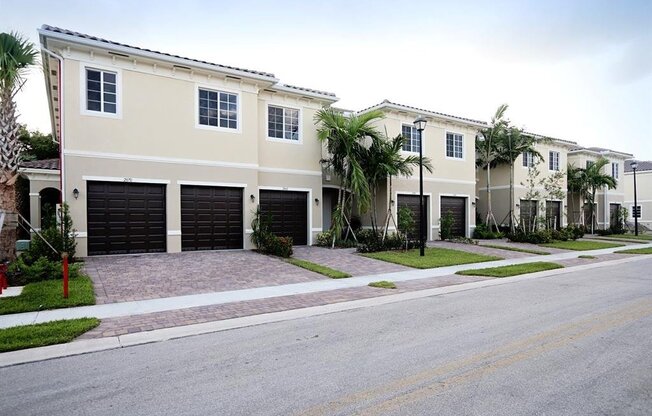 2844 SW 81