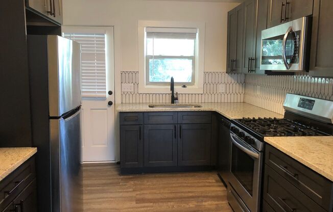 2 beds, 1 bath, 637 sqft, $1,750, Unit 212-E04