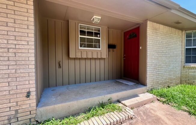 Very nice 3 bed 2 bath home - 1 mile from OU.