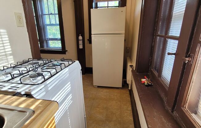Studio, 1 bath, $745, Unit 111
