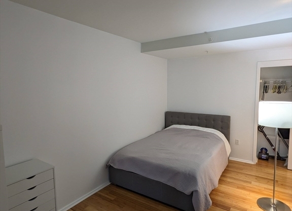 1 bed, 1 bath, $3,500, Unit 521