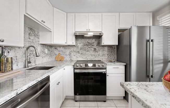 Recently Renovated 2 Bedroom Unit at Pualei Circle