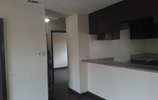 2 beds, 1 bath, 760 sqft, $2,195, Unit A8