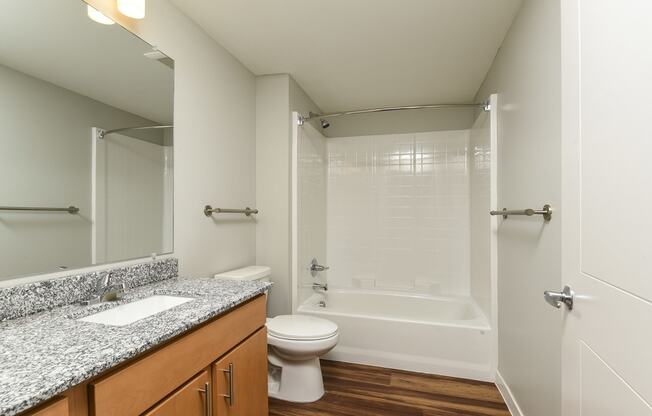 Dominium_900_Bathroom 2.jpg
