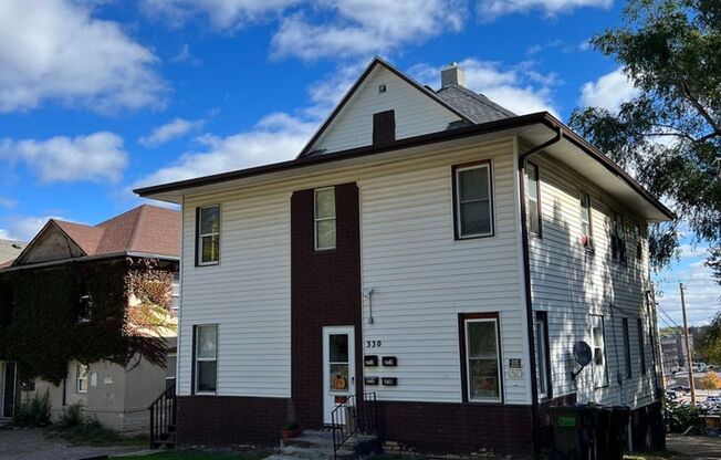 Upper Level 2BR/1BA in Downtown Sioux Falls