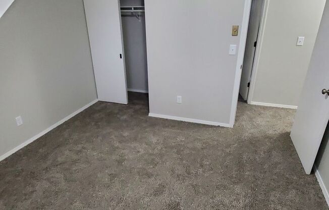 2 beds, 1.5 baths, 1,000 sqft, $1,200