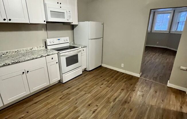 1 bed, 1 bath, 756 sqft, $1,175, Unit 10