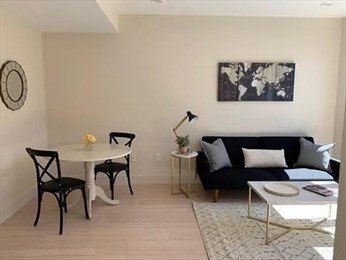 2 beds, 2 baths, 891 sqft, $4,200, Unit 7O8