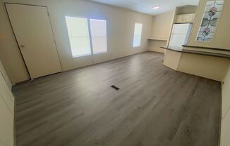 2 beds, 1 bath, $695, Unit 3