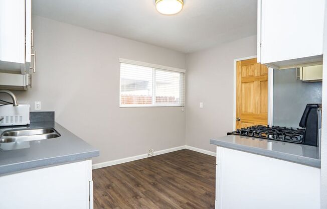 2 beds, 1 bath, $2,850