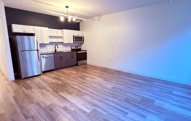 1 bed, 1 bath, 635 sqft, $1,850, Unit Unit 302