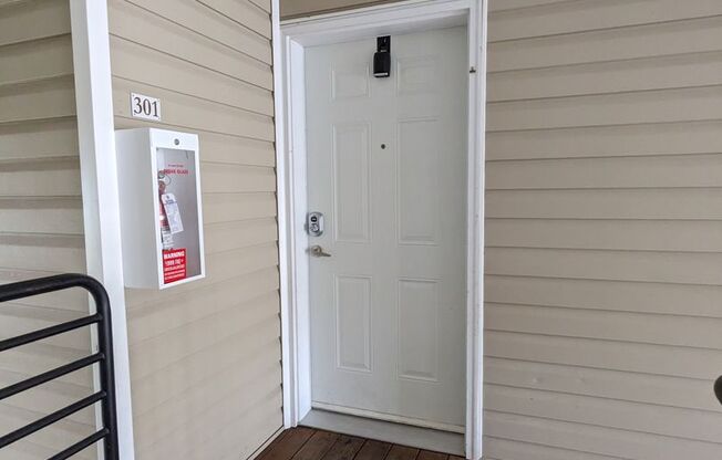 2 beds, 2 baths, 994 sqft, $1,200, Unit E301