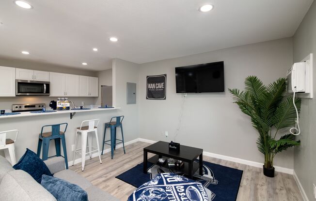 2 beds, 1.5 baths, 941 sqft, $1,725