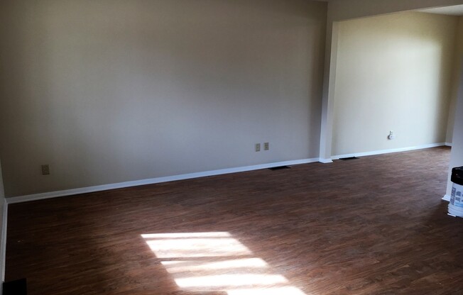 **3-BEDROOM/2-BATH RANCH W/ 2-CAR GARAGE!**