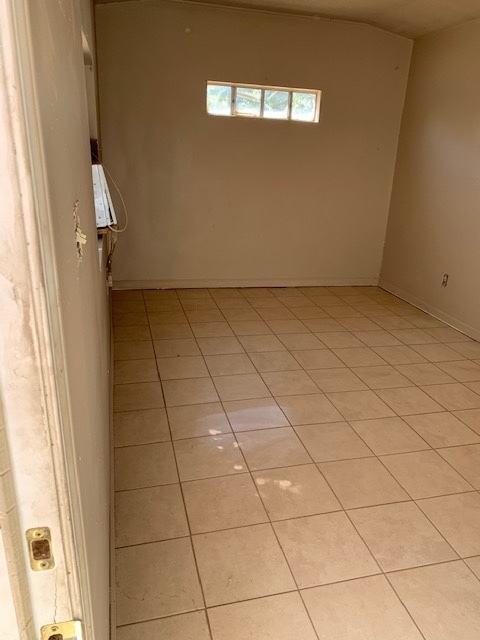 3 beds, 1 bath, $2,300